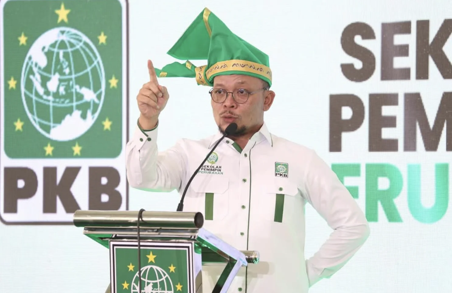 Eks Menaker, Hanif Dhakiri. (Sumber: Instagram @hanifdhakiri)