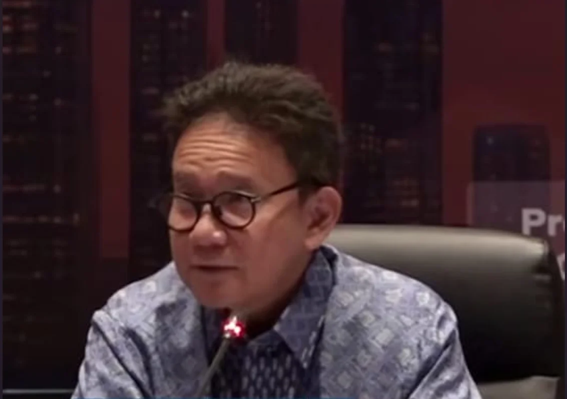 Wakil Ketua OJK Mirza Adityaswara