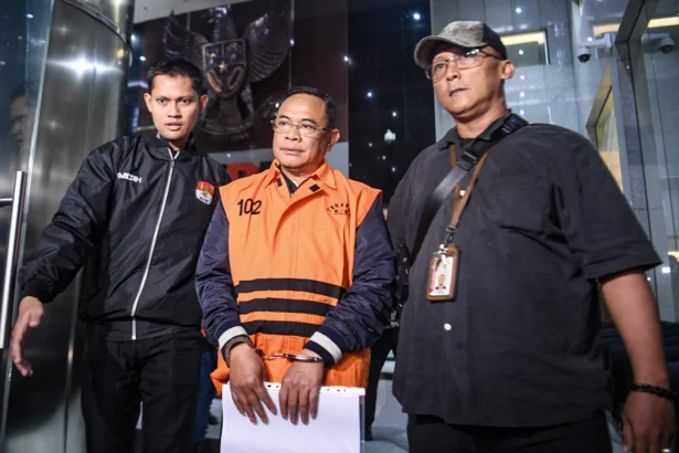 KPK menetapkan Bupati Pati tersebut sebagai tersangka dengan barang bukti berupa uang senilai Rp2,6 miliar. ANTARA FOTO/Muhammad Adimaja/rwa.