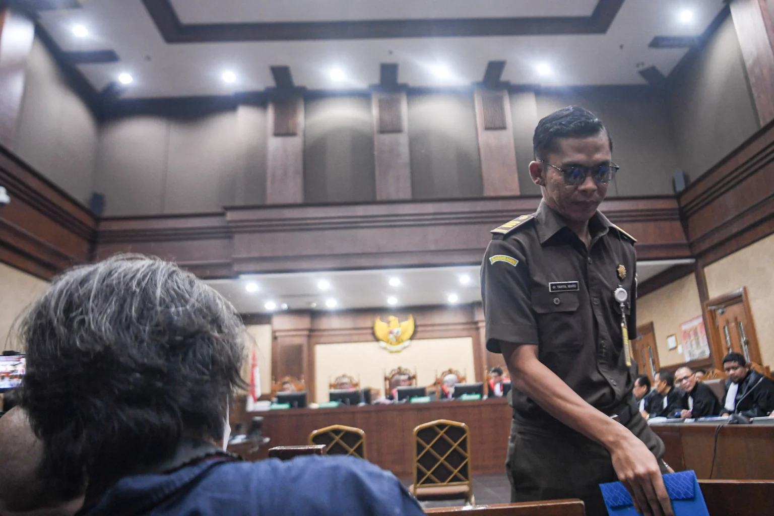 Majelis hakim Pengadilan Tipikor kembali menunda sidang kasus dugaan korupsi program digitalisasi pendidikan berupa pengadaan laptop Chromebook dan Chrome Device Management di lingkungan Kemendikbudristek.