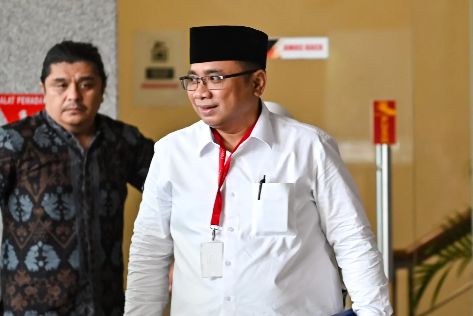 KPK memeriksa Menteri Agama Yaqut Cholil Qoumas periode 2020-2024 sebagai saksi terkait kerugian keuangan negara pada kasus korupsi kuota haji tahun 2023-2024 dan pemeriksaan dilakukan oleh auditor BPK.