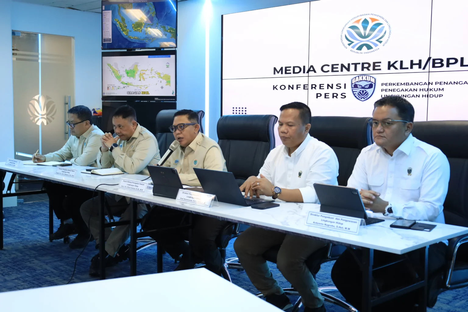 Kementerian Lingkungan Hidup mendaftarkan gugatan perdata terhadap enam korporasi atas dugaan kerusakan lingkungan hidup yang masif di Provinsi Sumatra Utara