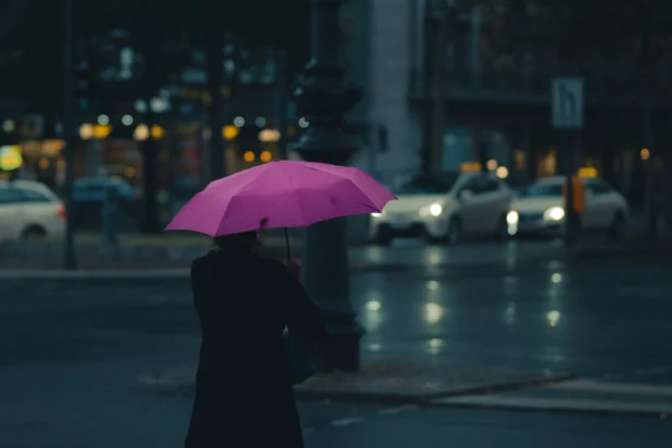 Ilustrasi hujan. (Sumber: Unsplash/Marc Kleen)