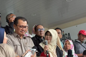 Eks Wakapolri Komjen (purn) Oegroseno (baju cokelat) jadi saksi ahli dihadirkan Roy Suryo Cs.