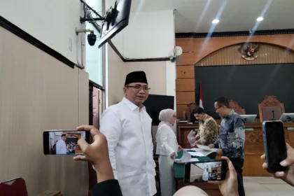 Eks Menag Yaqut Cholil menghadiri sidang praperadilan perdananya di PN Jakarta Selatan.