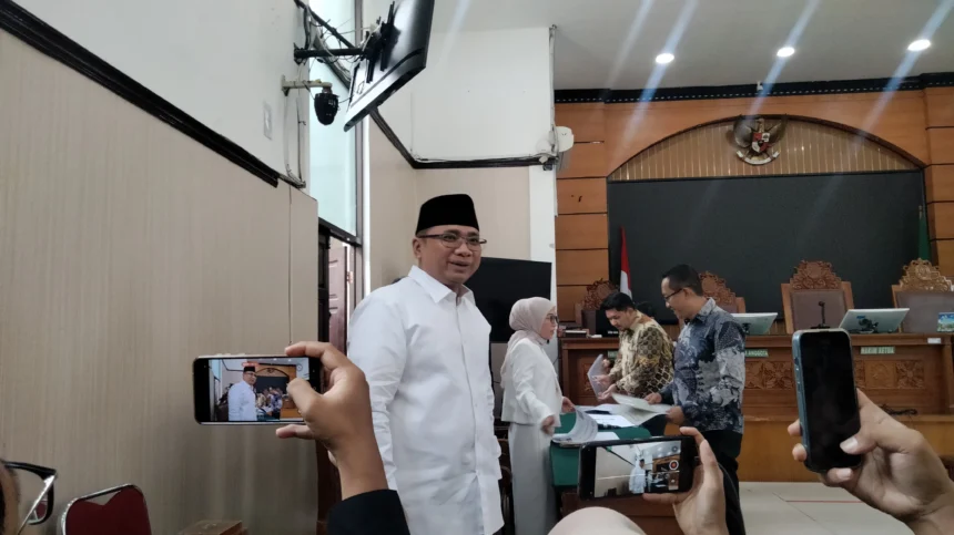Eks Menag Yaqut Cholil menghadiri sidang praperadilan perdananya di PN Jakarta Selatan.
