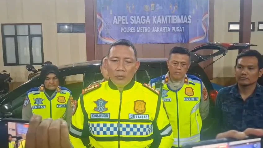 Dirlantas Polda Metro Jaya, Kombes Pol Komarudin menjelaskan kronologi sopir mobil calya nekat lawan arah di kawasan Gunung Sahari.