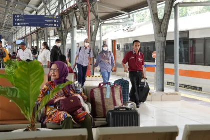 Ilustrasi penumpang Kereta Api. (Sumber: PT Kereta Api Indonesia)