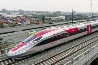 Kereta Cepat Jakarta-Bandung atau Whoosh