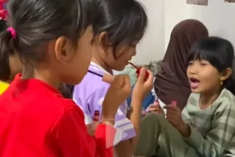 Viral Video Gen Alpha Bersolek