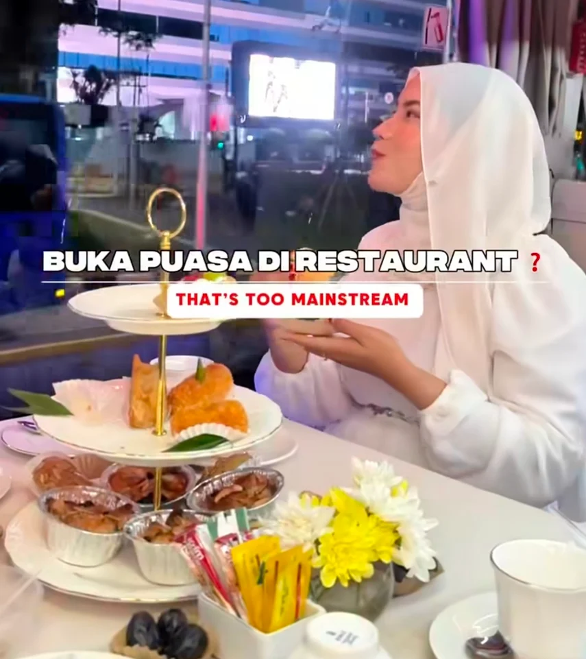 Berbuka Puasa di Dalam Bus