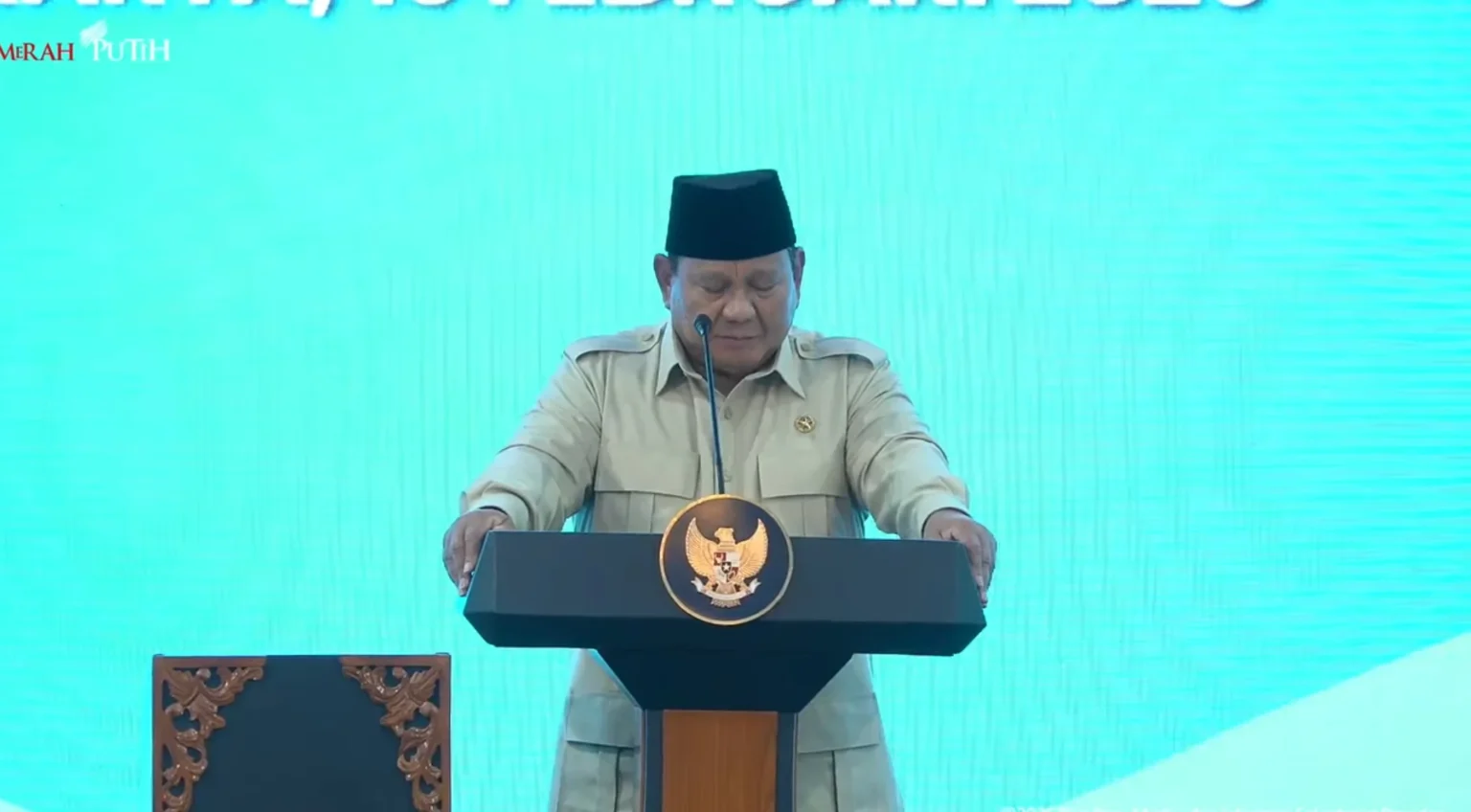 Presiden Prabowo Subianto menyinggung ada profesor terkenal yang tidak suka dengan dirinya mengenai program MBG.