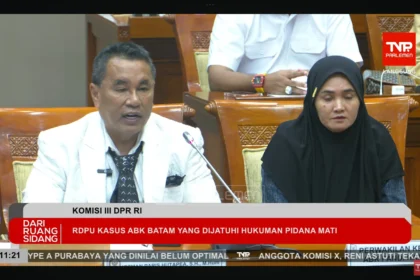 Kuasa Hukum Keluarga Fandi Hotman Paris mengadu ke DPR mengenai janggalnya kasus penyelundupan narkoba kliennya di Batam.