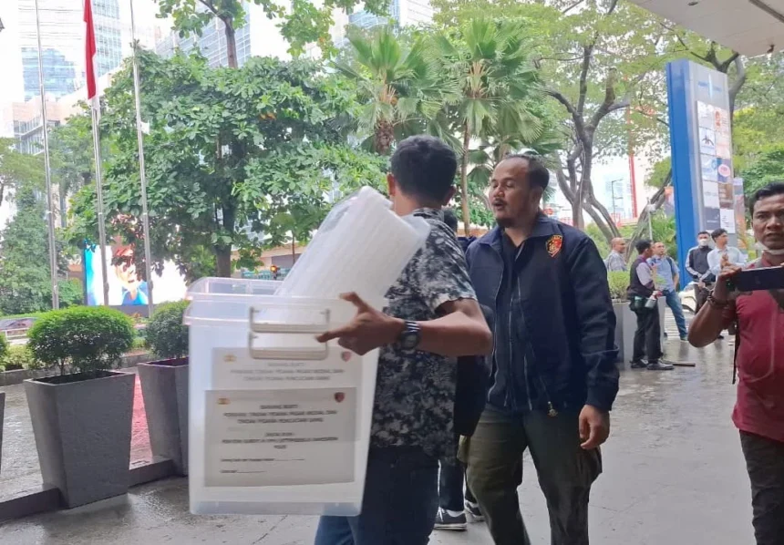 Bareskrim lakukan penggeledahan di kantor PT Shinhan Sekuritas kawasan SCBC, Jakarta Selatan.