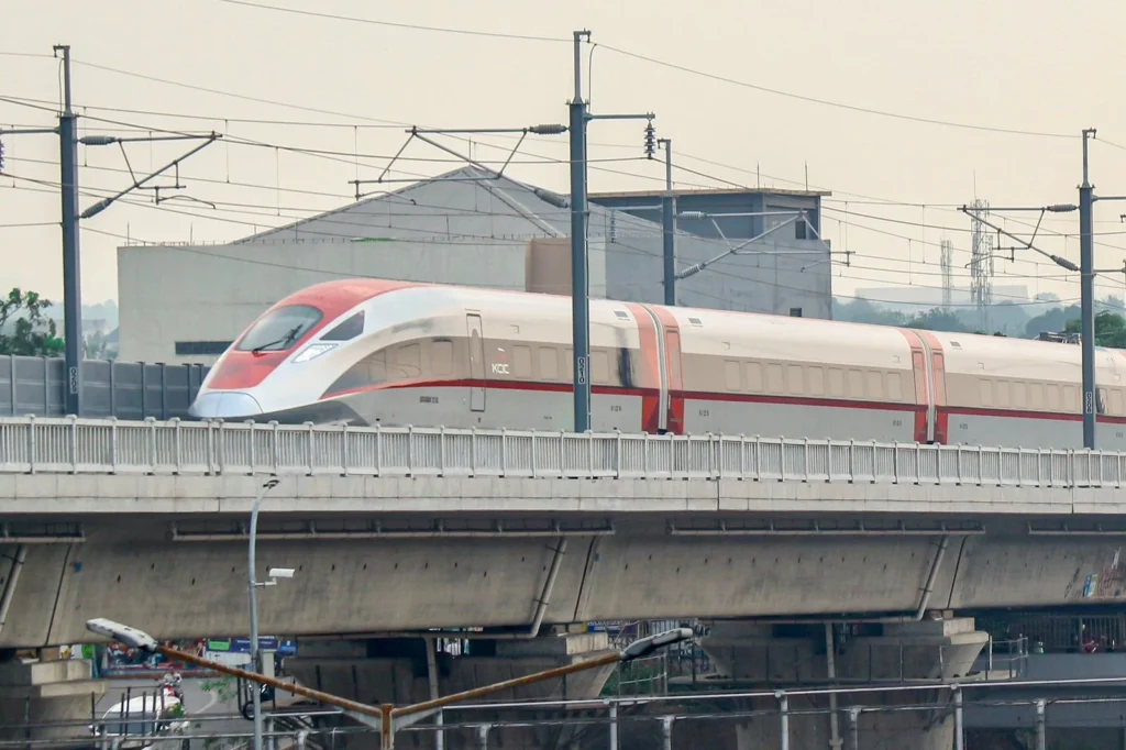 Kereta Cepat (Whoosh) Jakarta-Bandung. (Sumber: Dok. KCIC)