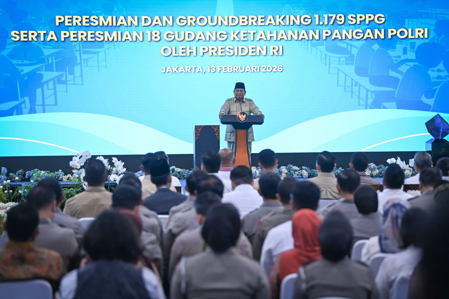 Presiden Prabowo Subianto menyampaikan pidato sambutan dalam peresmian secara serentak 1.072 Satuan Pelayanan Pemenuhan Gizi (SPPG) Polri se-Indonesia di SPPG Palmerah, Jakarta