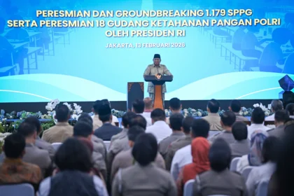 Presiden Prabowo Subianto menyampaikan pidato sambutan dalam peresmian secara serentak 1.072 Satuan Pelayanan Pemenuhan Gizi (SPPG) Polri se-Indonesia di SPPG Palmerah, Jakarta