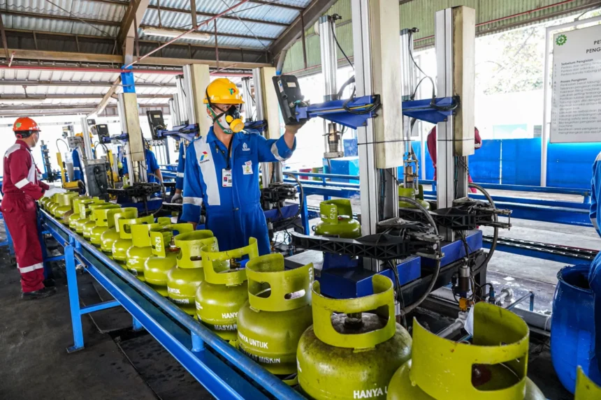 PT Pertamina Patra Niaga salurkan 7,8 juta tabung LPG 3 kilogram jelang Ramadan.