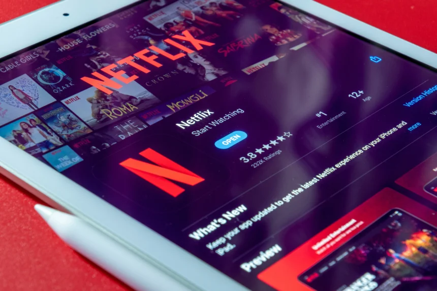 Platform Video Berbayar Netflix. (Sumber: Unsplash/Souvik Banerjee)