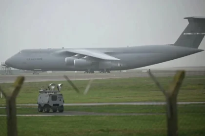 Tiga Bomber B-1 Mendarat di Inggris