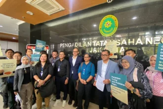 Koalisi masyarakat sipil mendaftarkan gugatan Perbuatan Melanggar Hukum oleh Pemerintah (Onrechtmatige Overheidsdaad) terhadap Presiden Republik Indonesia ke Pengadilan Tata Usaha Negara Jakarta, 11 Maret 2026.