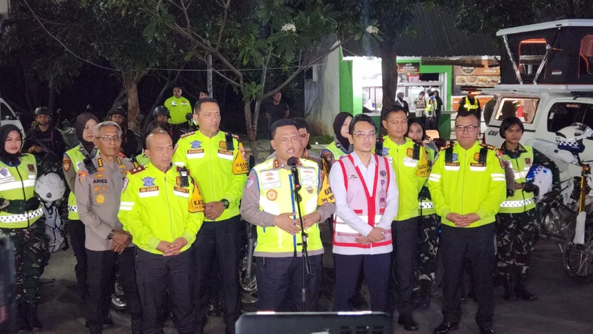 Kakorlantas Polri melakukan peninjauan di KM57.