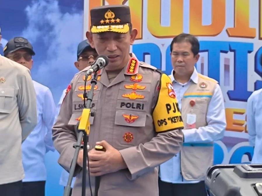 Kapolri Listyo Sigit Prabowo berjanji menuntaskan kasus penyiraman air keras yang dialami Wakil Koordinator Kontras Andrie Yunus. (Foto: owrite/Rahmat Baihaqi)