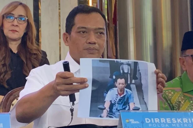 Polda Metro Jaya rilis wajah pelaku eksekutor penyiram air keras terhadap Wakil Koordinator Kontras, Andrie Yunus.