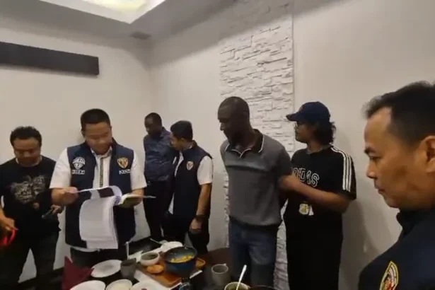 Dua pelaku penipuan uang, modus 'Black Dollar'