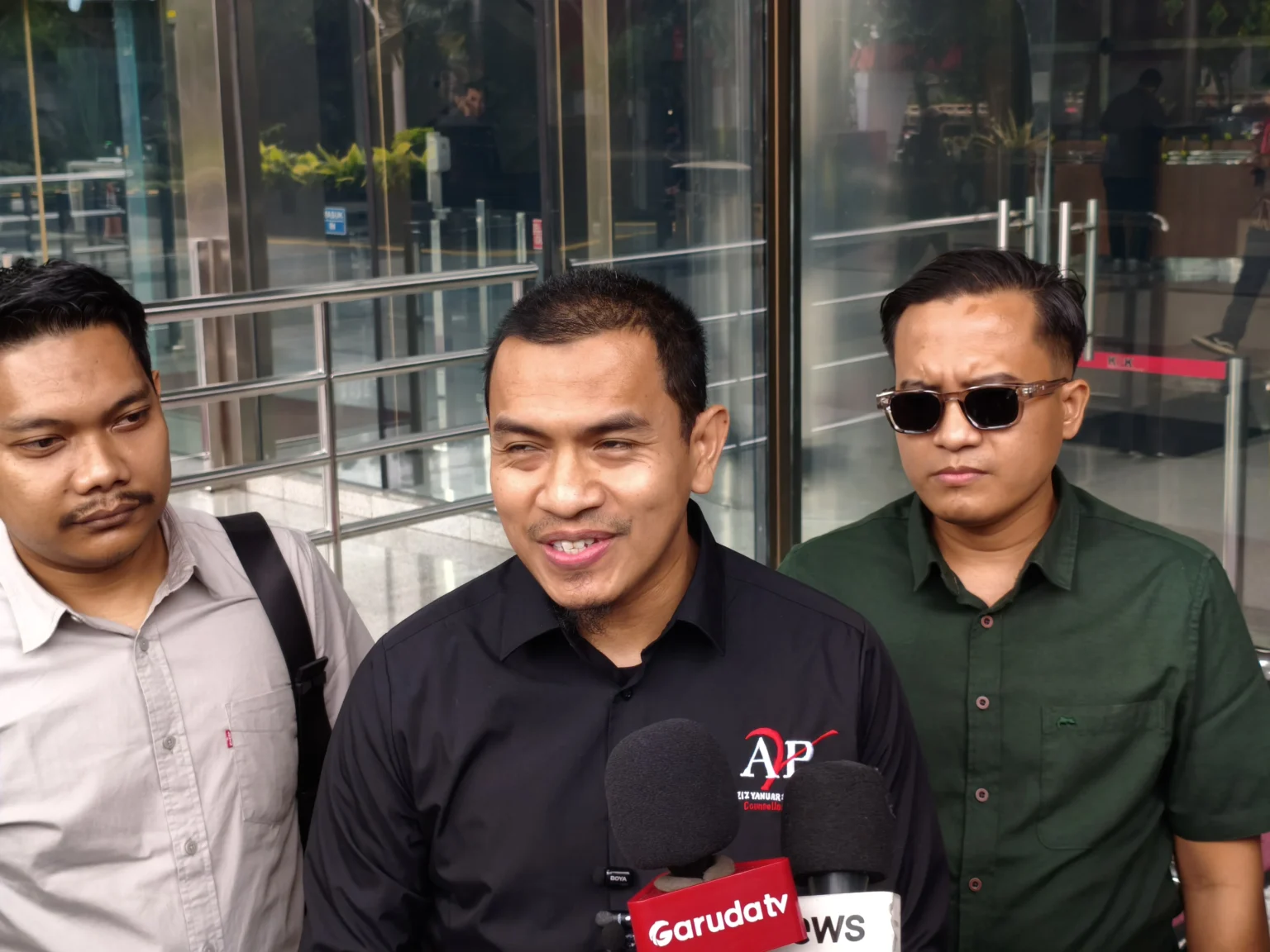 Dewan Pimpinan Pusat (DPP) Advokat Persaudaraan Islam melaporkan Pimpinan KPK dan jajaran ke Dewas KPK buntut pengalihan penahanan Yaqut.