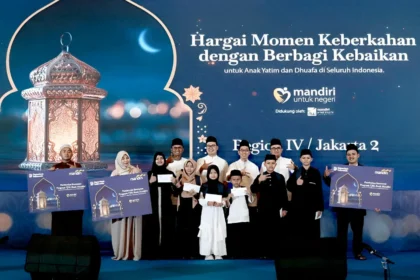 Bank Mandiri berbagi di Ramadan dan siapkan mudik gratis.