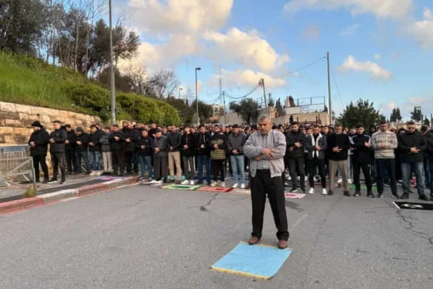 Salat Idul Fitri di Masjid Al-Aqsa di Yerusalem Timur