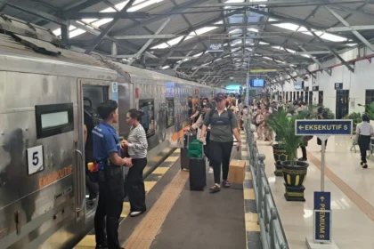 Ilustrasi mudik lebaran dengan kereta (sumber: PT KAI)