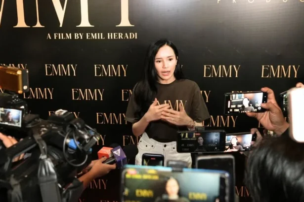 Beby Tsabina saat konferensi pers Film layar lebar berjudul Emmy, di kawasan Dharmawangsa, Jakarta Selatan