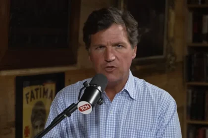 Komentator politik dan jurnalis AS, Tucker Carlson