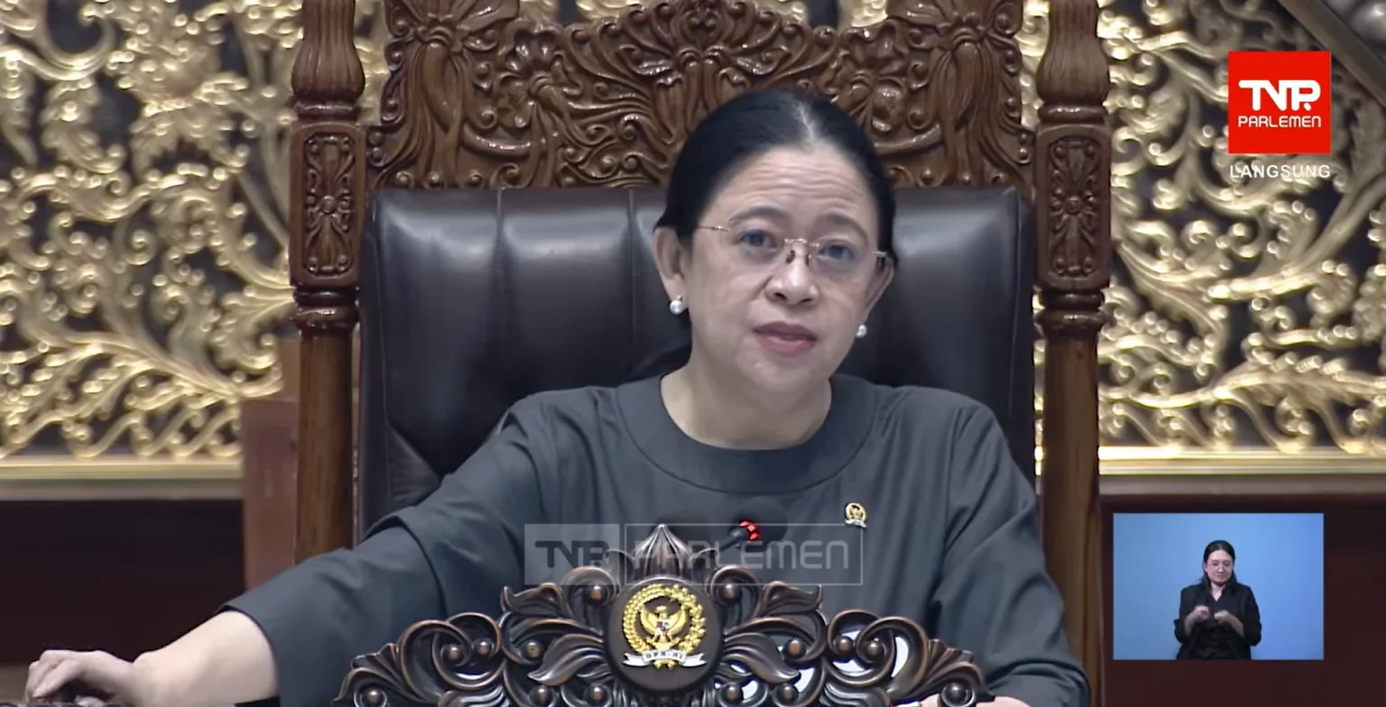 Caption: Ketua DPR Puan Maharani memimpin Rapat Paripurna untuk mengesahkan RUU PPRT menjadi UU Inisiatif DPR, Kamis, 12 Maret 2026,