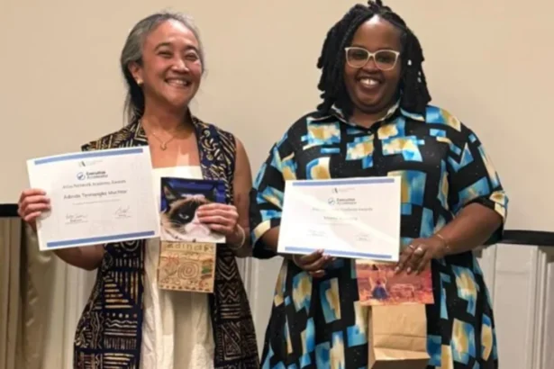 Executive Director of The Indonesian Institute, Adinda Tenriangke Muchtar (Kiri)