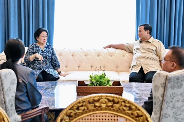 Presiden RI ke-5 Megawati Soekarnoputri temui Presiden Prabowo Subianto di Istana Kepresidenan Jakarta.