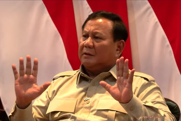 Presiden Prabowo mengadakan pertemuan dengan beberapa pimpinan media massa dan pakar bidang di Hambalang
