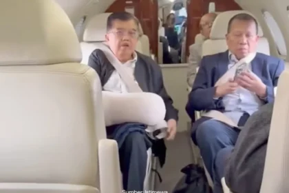 Wakil Presiden ke-10 dan ke-12 Jusuf Kalla terbang ke negara ASEAN untuk menghadiri dialog perdamaian