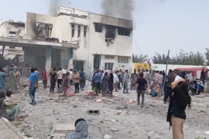 Serangan Amerika Serikat - Israel yang menyasar sekolah dasar di Hormuzgan, Iran, telah menyebabkan lebih dari 30 orang tewas. (Sumber: X/iran observer)