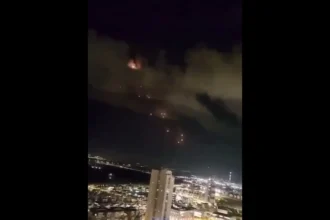 Laporan daring mengklaim sejumlah roket menargetkan area Palm Jumeirah di Dubai, Uni Emirat Arab.