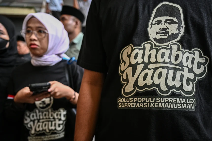 Pendukung menghadiri sidang putusan praperadilan atas penetapan tersangka Yaqut Cholil Qoumas oleh KPK di Pengadilan Negeri Jakarta Selatan, Jakarta.