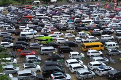 Foto udara kepadatan kantong parkir Terminal Kargo Gilimanuk, Jembrana, Bali