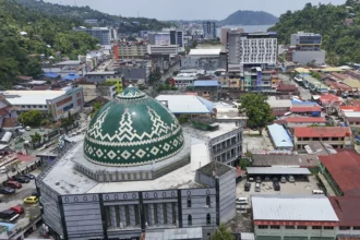 Foto udara Masjid Baitulrahim di Kota Jayapura, Distrik Jayapura Utara, Papua