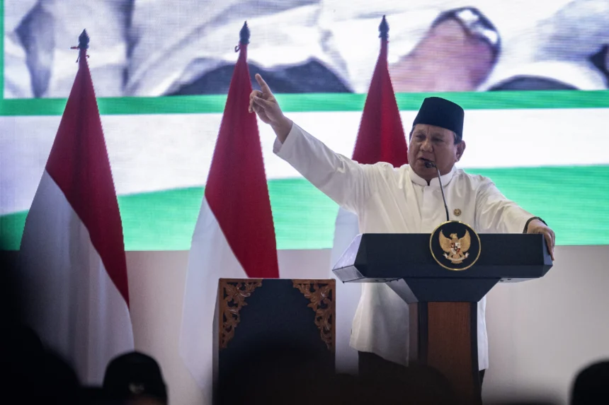 Presiden Prabowo Subianto menyampaikan taklimat saat menghadiri Pengukuhan dan Taâaruf Pengurus Majelis Ulama Indonesia (MUI) masa bakti 2025-2030 di Masjid Istiqlal, Jakarta