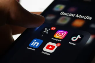 Platform Sosial Media X. (Sumber: Unsplash/Berke Citak)