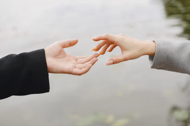 Gambar ilustrasi cinta bertepuk sebelah tangan