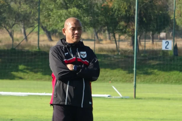 Pelatih Timnas Indonesia U-20, Nova Arianto