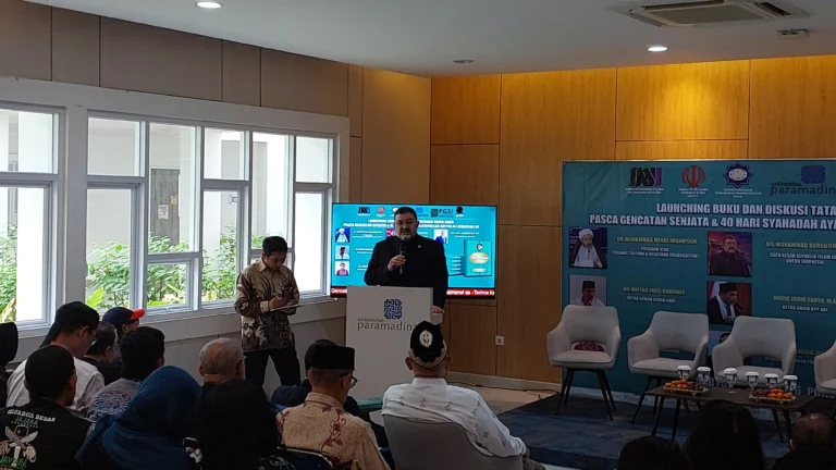 Duta Besar Iran untuk Indonesia Mohammad Boroujerdi dalam acara diskusi bertajuk "Tatanan Dunia Baru? Pasca Gencatan Senjata & 40 Hari Syahadah Ayatullah Sayyid Al Khamenei" di Gedung C Universitas Paramadina, Jakarta Timur, Sabtu, 11 April 2026.